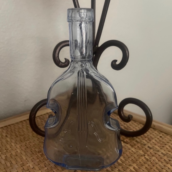 RARE BLUE COLOR GLASS VIOLIN FIGURAL BOTTLE MADE IN FRANCE - Picture 3 of 3